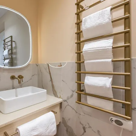 - Golden Grove 3bd Apartment Florence