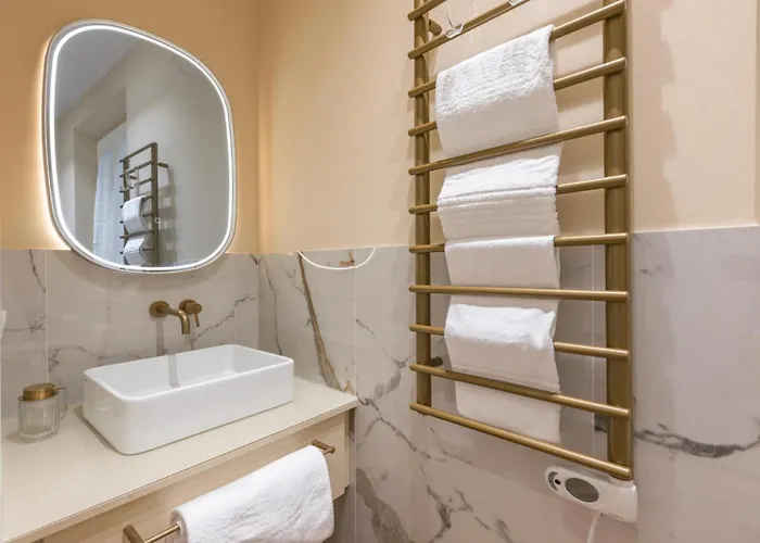 - Golden Grove 3bd Apartment Florence