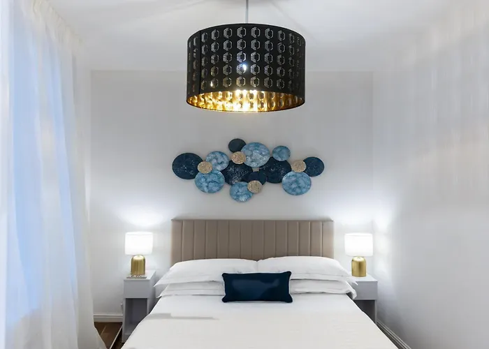 - Golden Grove 3bd * Florence